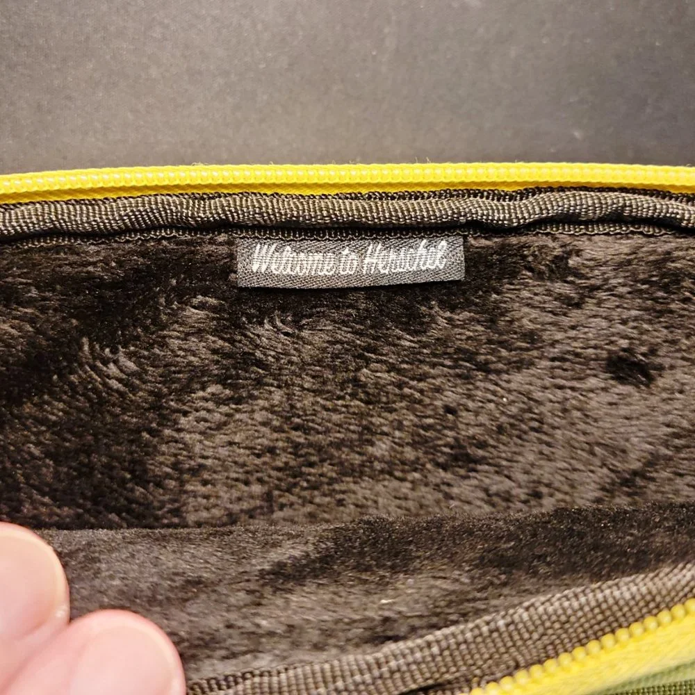 Authentic Herschel Pop Quiz Three-Pocket Tablet Sleeve, EUC - extremely rare